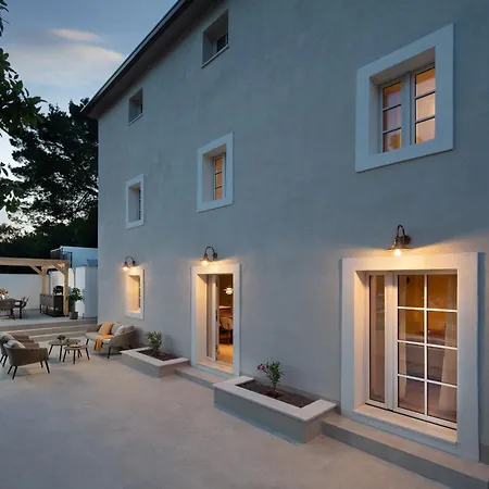 Porto Ventisette Plomin